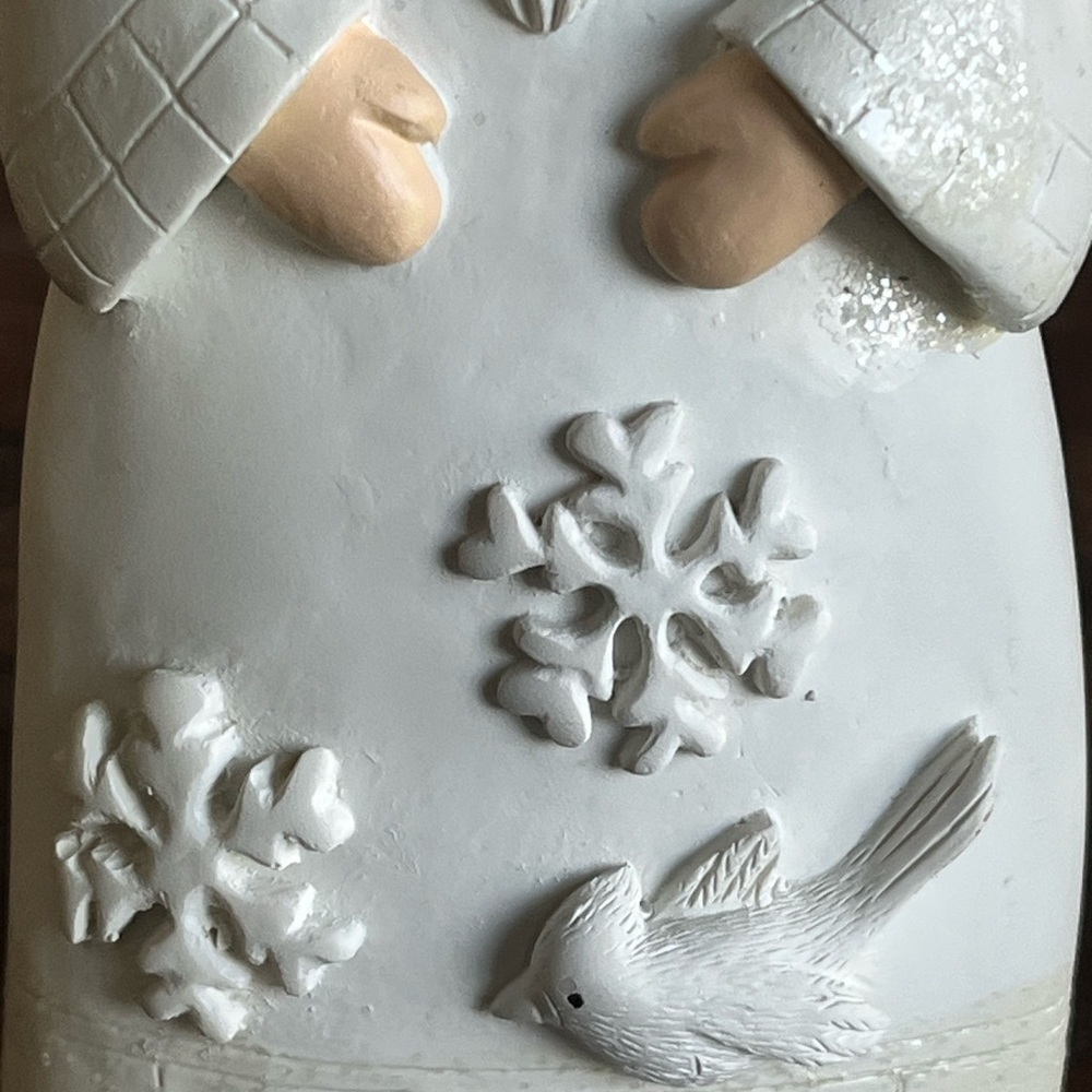 Pair of vintage Santas dressed in white with snowflakes and doves - Picture 5 of 6